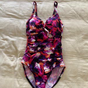 Calvin Klein Women One Piece Swim Size 6 Twist Front Floral